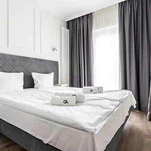 modern-and-stylish-apartment-mennica-residence234.warsawhotelspoland.com/