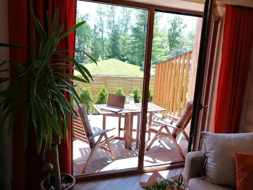Apartament Tatrzański Świt z tarasem i garażem podziemnym, Grotą Solną Zakopane